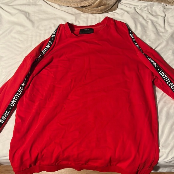 A large cotton long sleeve - Picture 1 of 1